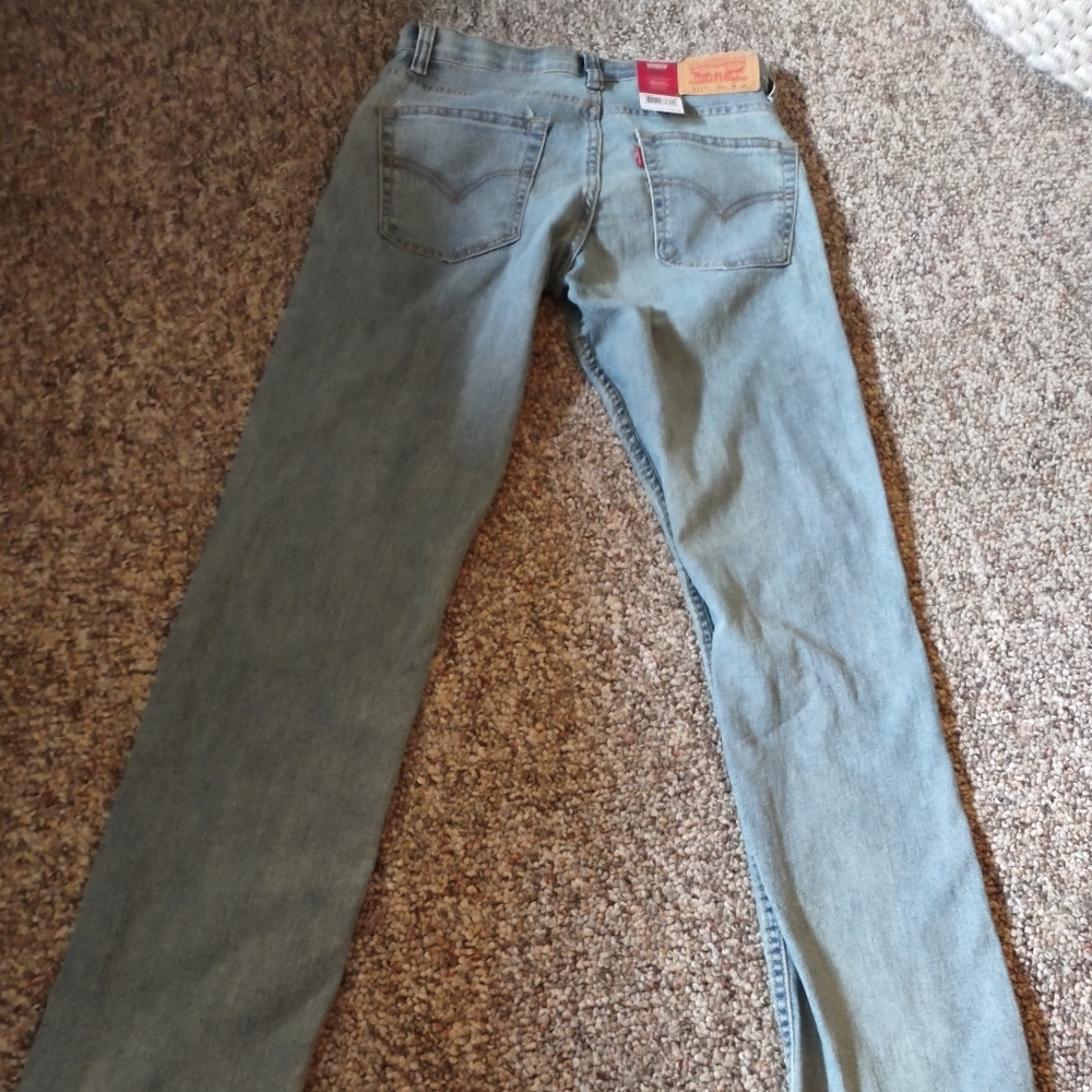 Levi's jeans. Unisex size 16/ width 28. Length 28